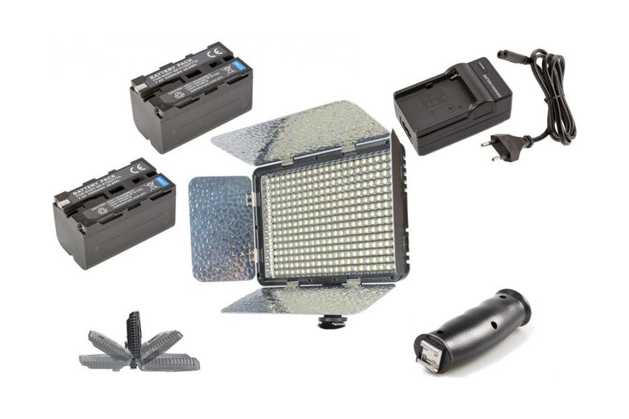 Набір компактного LED світла KingMa LED-330C (LED-панель - 1, Акумулятор NP-F750 - 2, Зарядне - 1, Ручка-тримач-1)